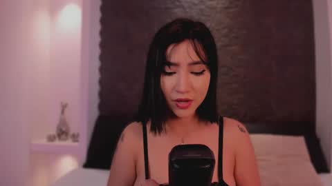 emma_woods__ online show from October 18, 8:02 pm