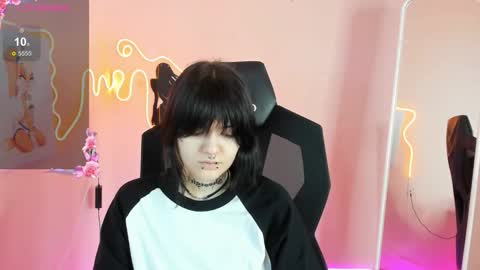 Emma online show from March 7, 9:42 am