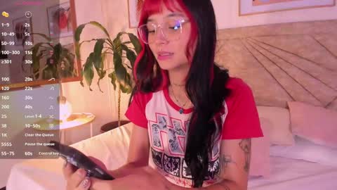           online show from June 9, 11:43 am