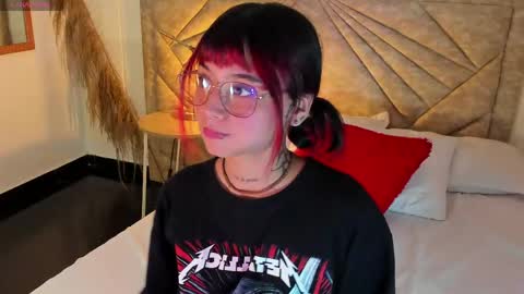           online show from April 14, 7:50 pm