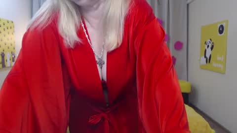 emmaellison924117 online show from April 3, 6:20 am