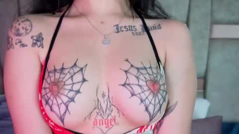 emmajohanson online show from November 21, 7:01 pm