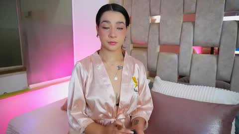 emmajohanson online show from November 9, 10:41 am