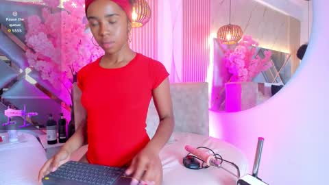 emmalove01 online show from February 9, 2:48 am