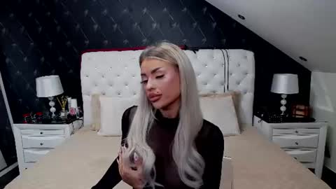 Emma Mavis online show from June 9, 11:54 am