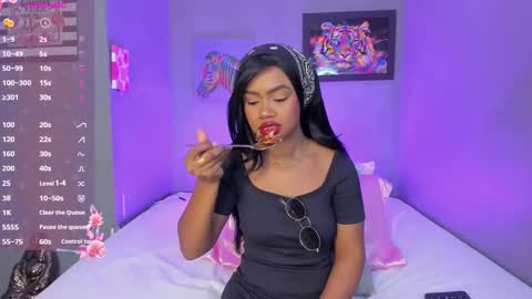 Emma online show from October 15, 5:36 pm