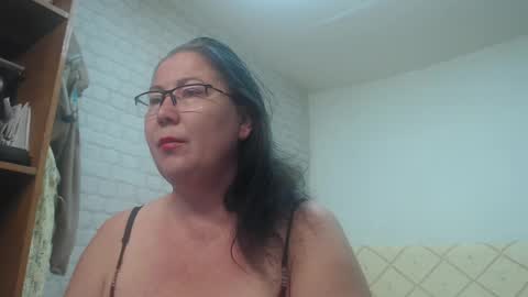 emmasquirt69 online show from March 12, 7:46 am