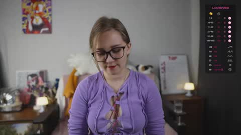 Mia online show from September 10, 3:13 pm