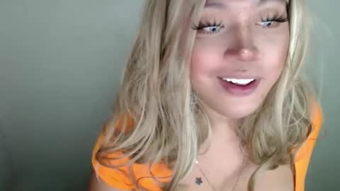 Snapshot of emmawatsoons chatting on September 23, 4:23 pm YourDreamGirl Emma  online show from September 23, 4:23 pm