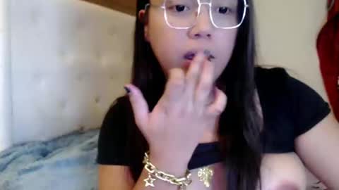 Snapshot of emmawatsoons chatting on December 11, 4:41 pm YourDreamGirl Emma  online show from December 11, 4:41 pm