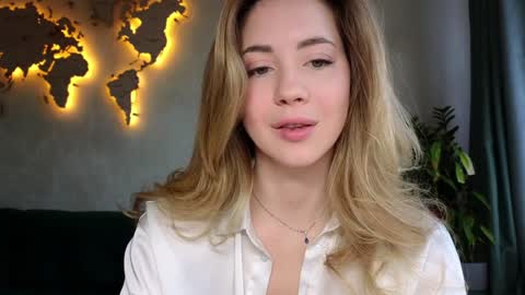 Miss Emmi online show from March 22, 8:51 am