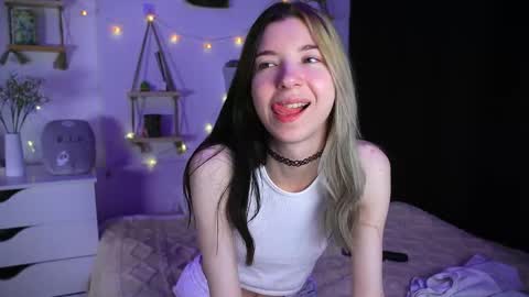 emmie_everly online show from October 11, 8:45 pm