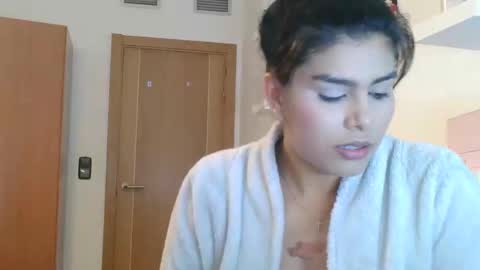 emmie online show from November 2, 9:42 am