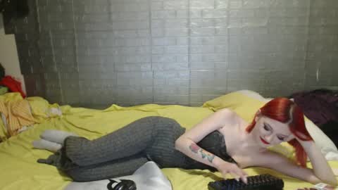 Emmily000 online show from February 4, 4:05 am