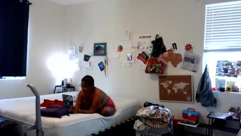 Emms online show from February 19, 4:00 pm