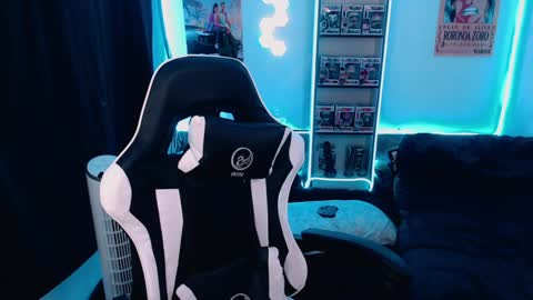 Emmy Ruiz - independent model online show from January 29, 11:35 pm