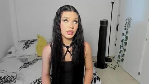 Emperatriz online show from December 15, 4:03 pm