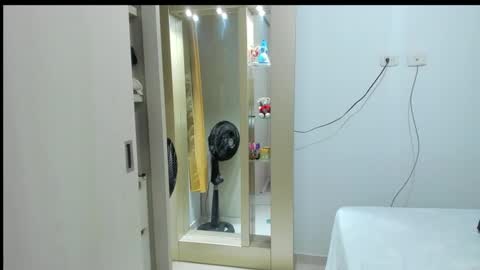 emperatriztapia online show from November 12, 1:19 am