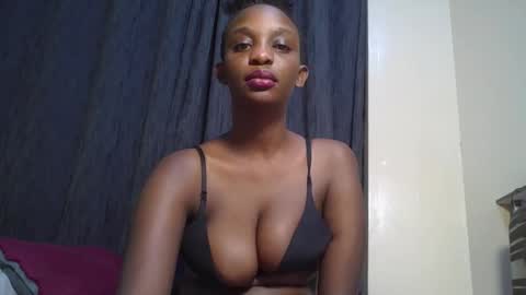 empress_emma online show from April 9, 7:58 am