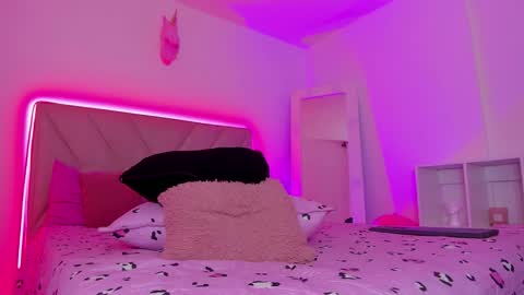 Emy online show from November 12, 4:04 am