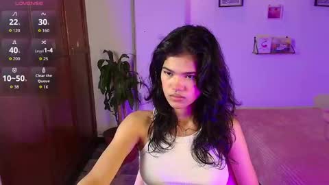 emycarver09 online show from October 28, 12:39 pm