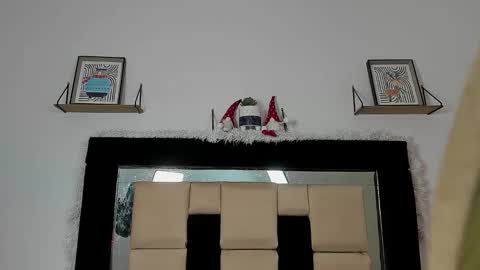 emycarver09 online show from February 1, 11:29 am