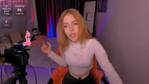 enchanted_bella online show from April 5, 1:19 pm