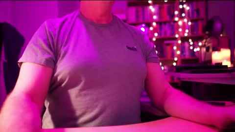 uk online show from November 22, 11:24 pm