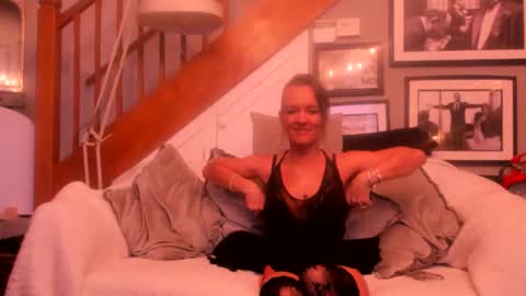 englishcouple81 online show from May 8, 10:48 pm