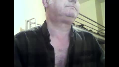 englishguysurrey online show from February 6, 6:13 pm