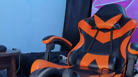 enjoymycock99 online show from April 13, 7:56 am