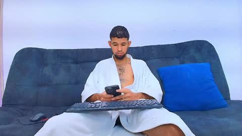 enyel_100 online show from April 22, 6:26 pm