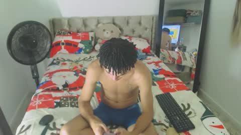 enyer_twin online show from December 17, 11:33 pm