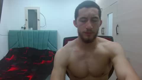Snapshot of enzo_savage chatting on October 22, 6:20 pm enzo_savage online show from October 22, 6:20 pm