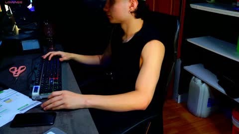 enzo_steel online show from June 8, 9:21 am