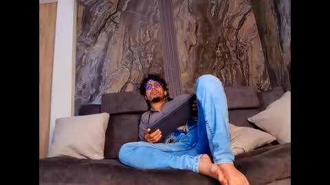 Enzo online show from December 5, 3:32 pm