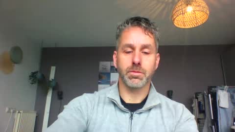 Snapshot of enzoenzo7 chatting on February 4, 9:49 am Enzos Massive Cock online show from February 4, 9:49 am