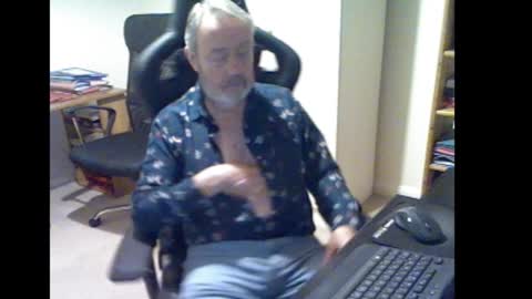 erasmus_d online show from November 23, 6:50 pm