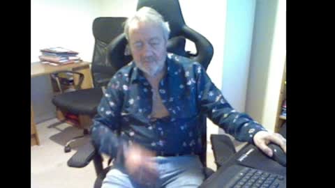 erasmus_d online show from March 28, 6:42 pm