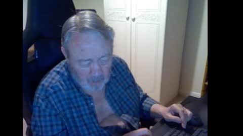 erasmus_d online show from February 16, 6:06 pm