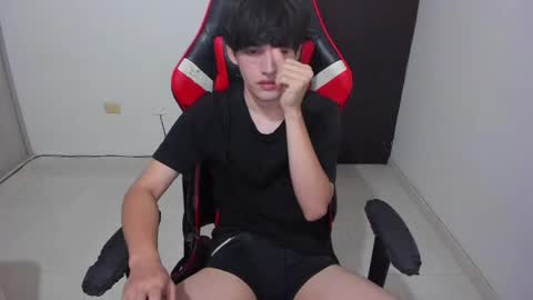 eren_tatakae online show from April 18, 1:29 am