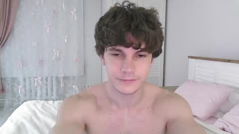 Eric Crush online show from April 22, 4:08 am