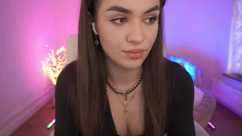 Erica online show from February 10, 2:31 pm