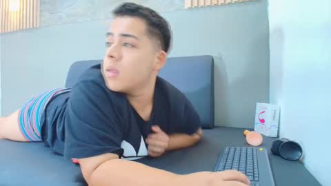 Erick online show from February 25, 8:34 pm