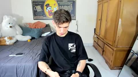 erick_de_rossee online show from March 28, 8:32 pm