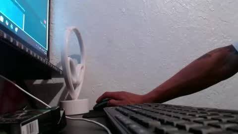 erick online show from June 10, 12:21 am