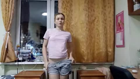 Amelie online show from December 16, 2:23 pm