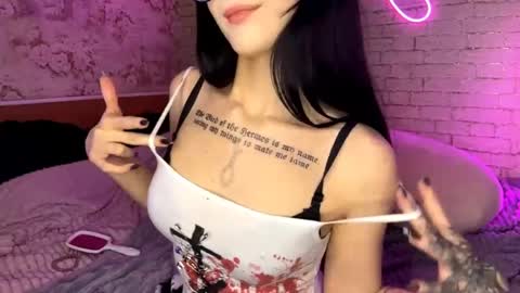 Nina online show from March 6, 2:16 pm