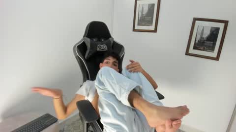 ero_boy40 online show from July 1, 12:30 am