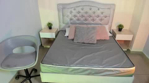 Escarlet online show from October 27, 12:49 pm